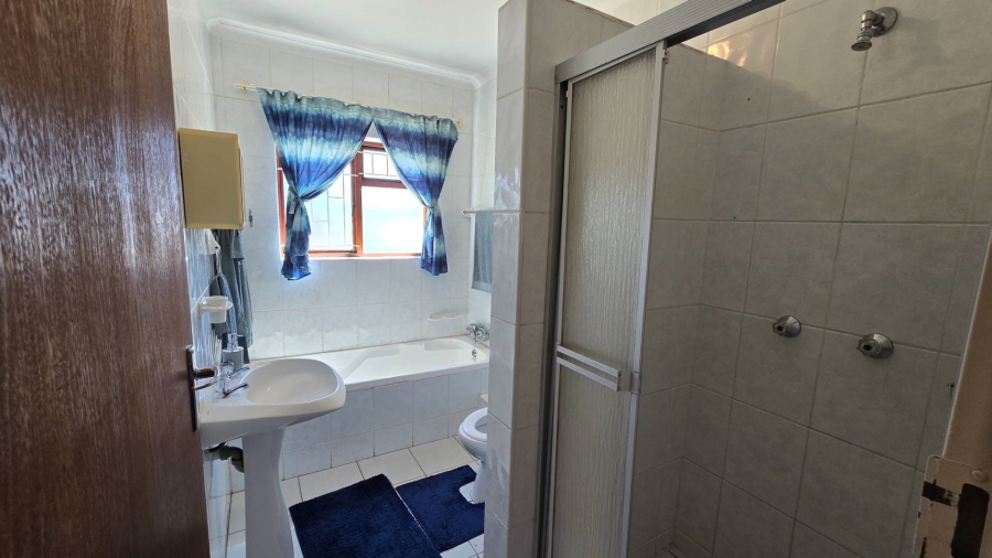 4 Bedroom Property for Sale in Wellway Park Western Cape